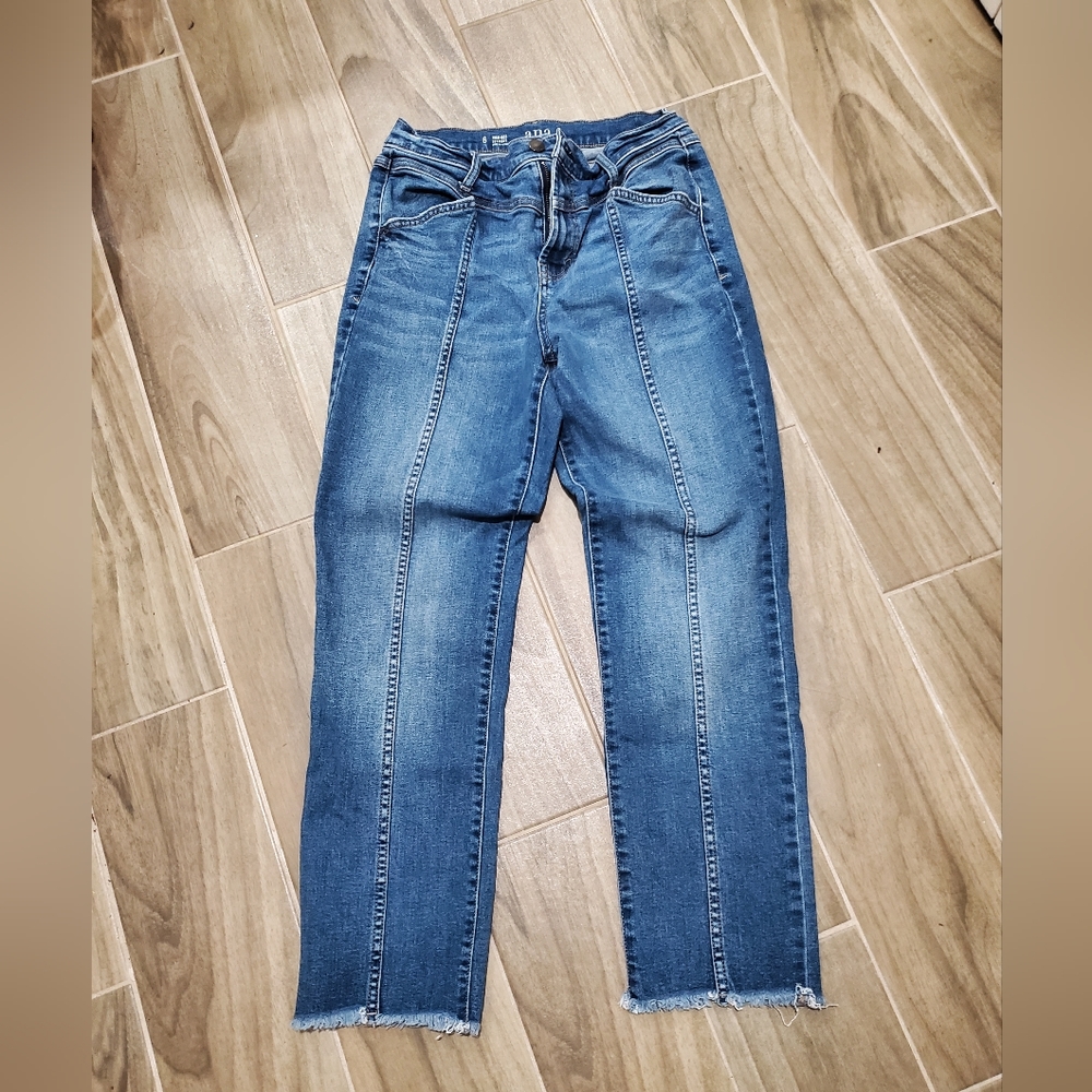 a.n.a Jean's Size 6 High- Rise Straight